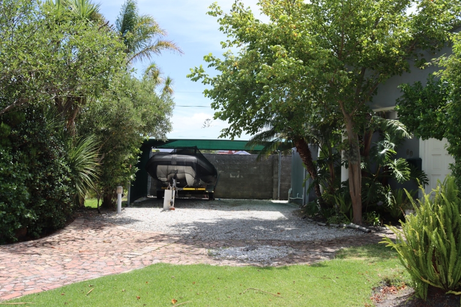 To Let 4 Bedroom Property for Rent in Kleinmond Western Cape